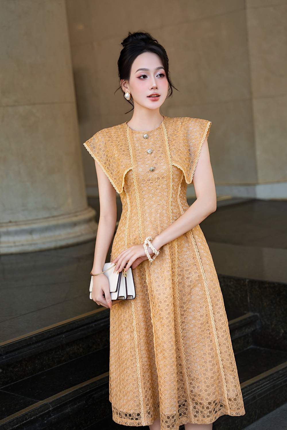 Đầm ren dự tiệc dáng xòe phối đăng ten