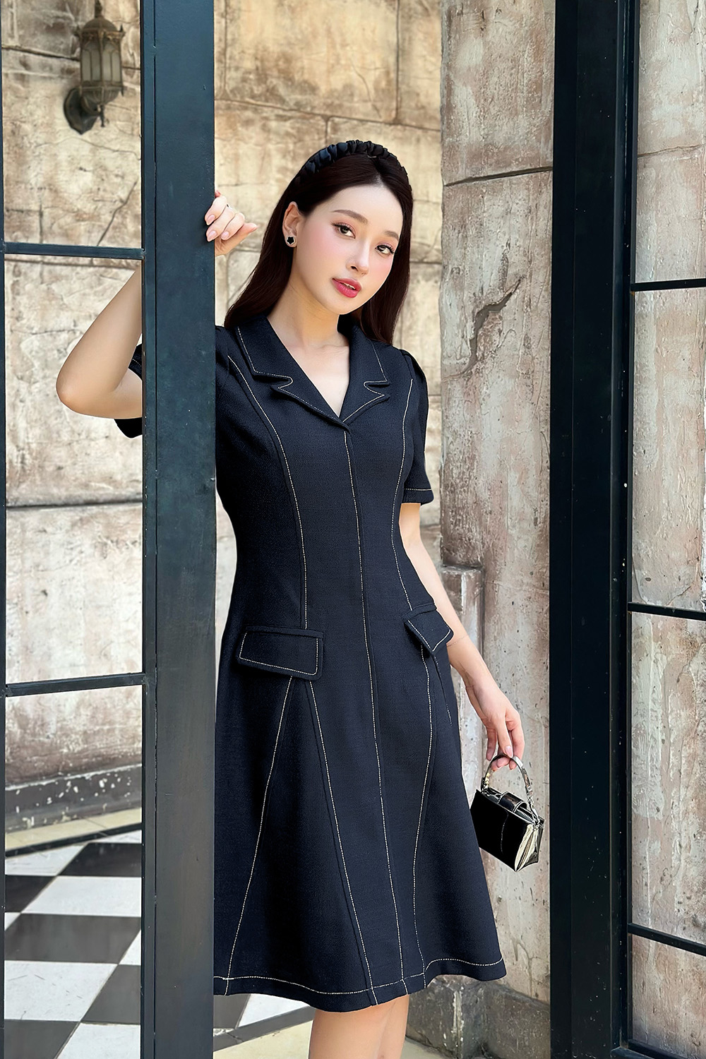 Đầm công sở chữ A cổ vest viền chỉ