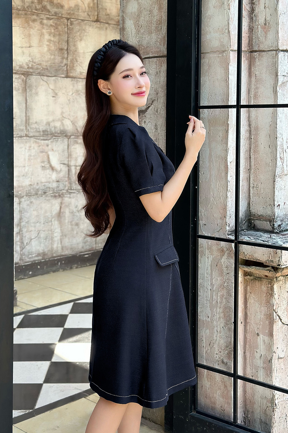 Đầm công sở chữ A cổ vest viền chỉ