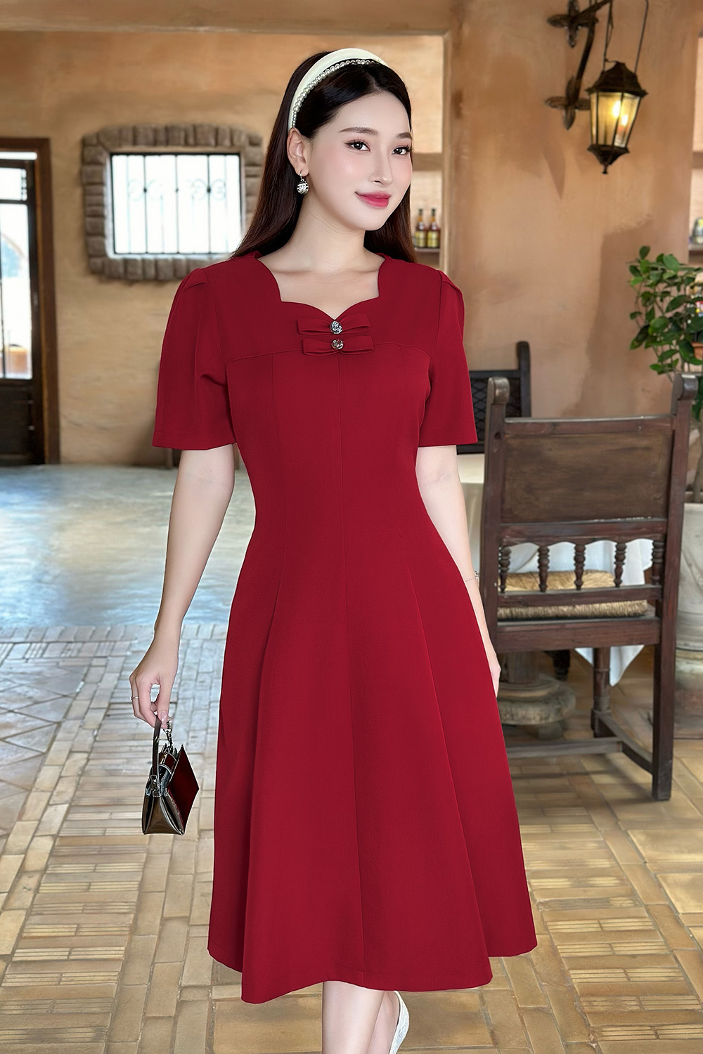 Đầm đỏ dáng chữ A xòe phối nơ