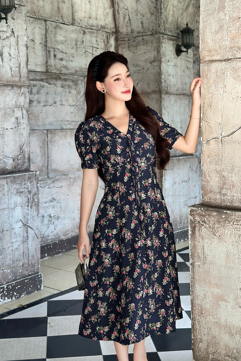 Đầm hoa chữ A cổ V phối nơ