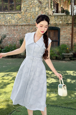 Đầm xòe hoa xanh sát nách phối đai eo