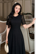 Đầm ren đen dự tiệc dáng xòe dài