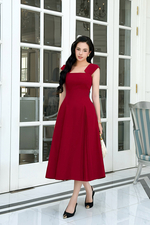 Đầm xòe đỏ dự tiệc vai bản to