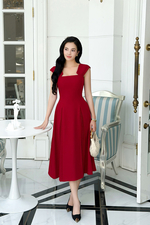 Đầm xòe đỏ dự tiệc vai bản to