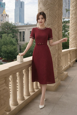 Đầm đỏ dáng dài cổ tròn phối viền trắng