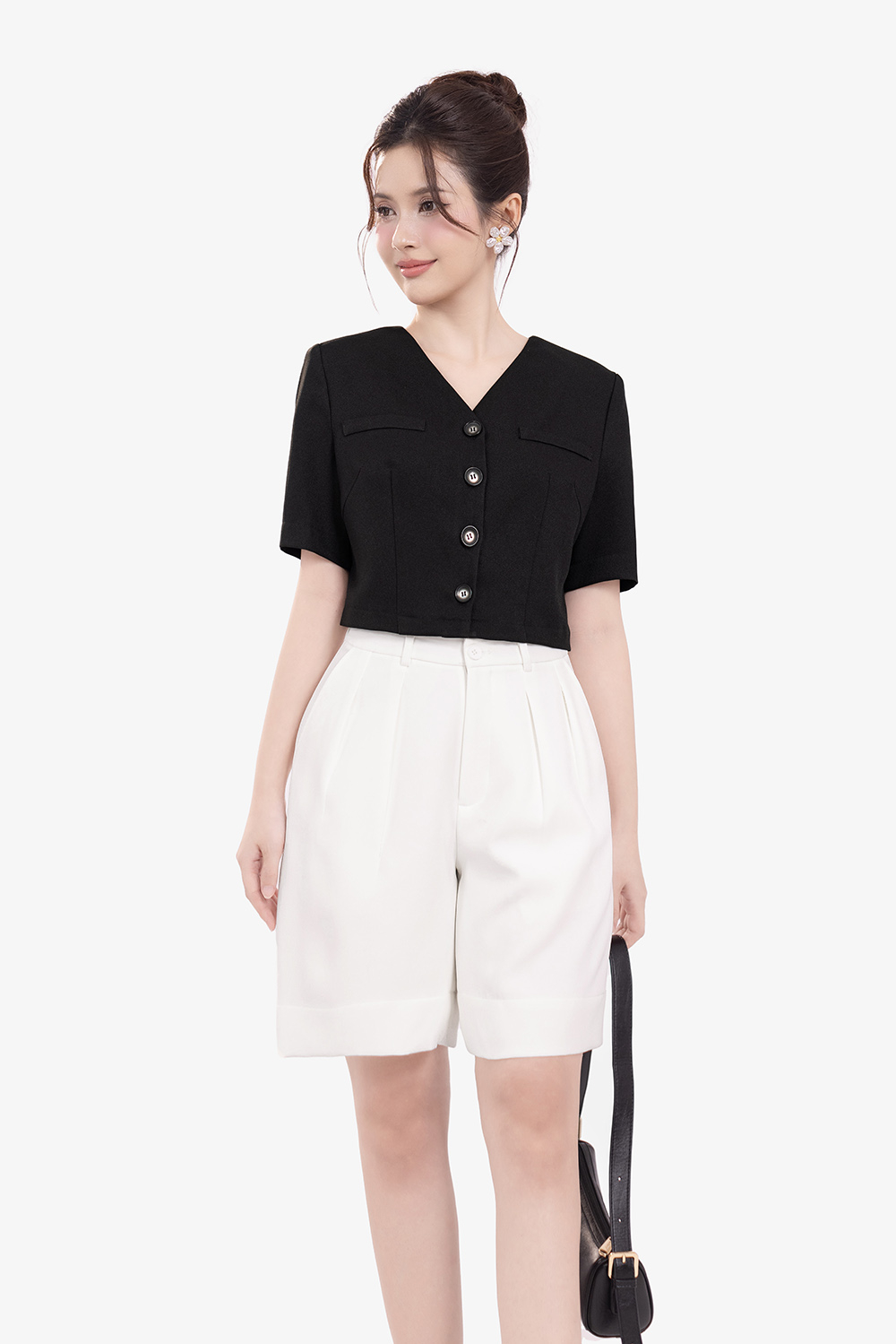 Áo kiểu croptop cổ V màu đen