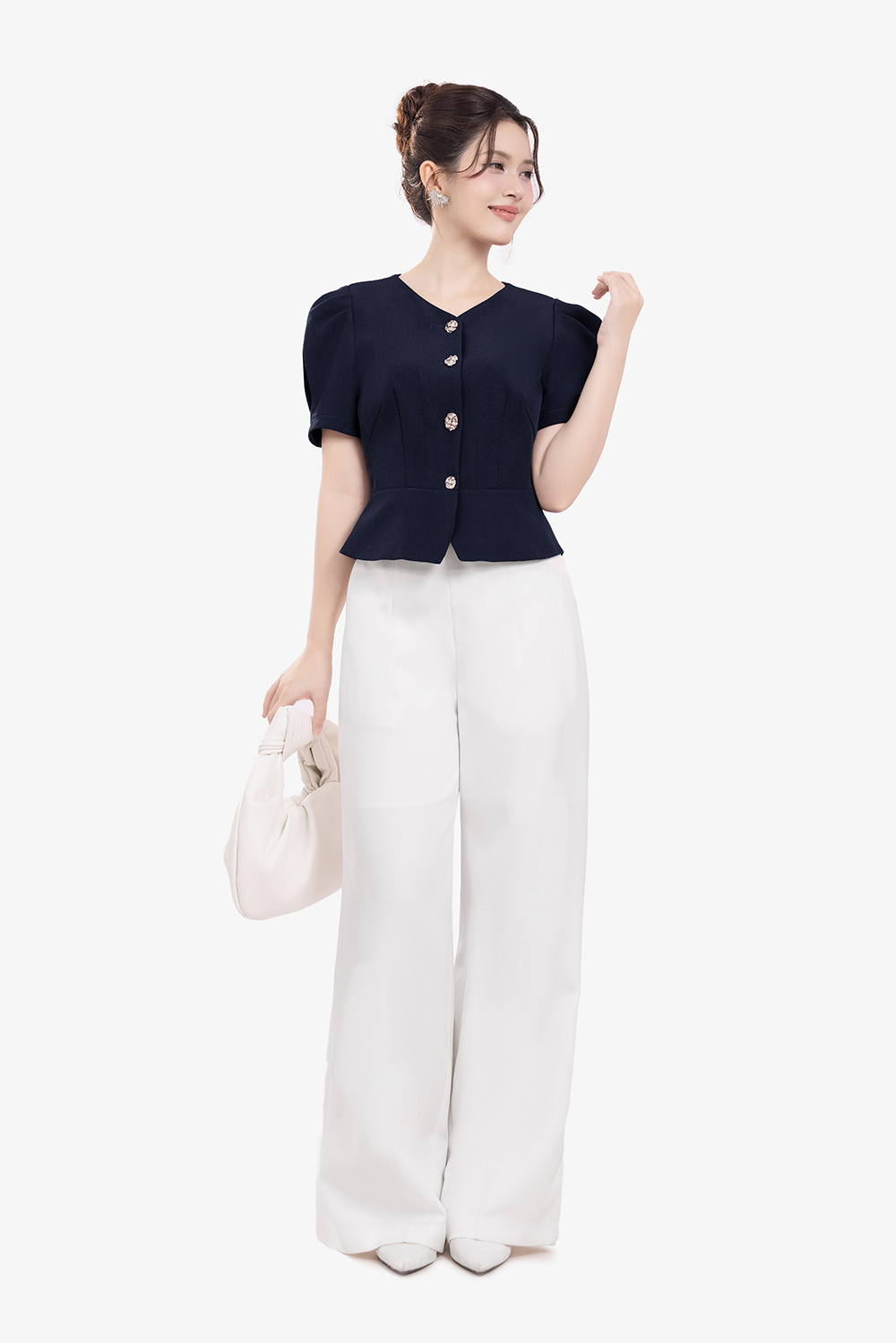 Áo kiểu công sở tay phồng phối nút