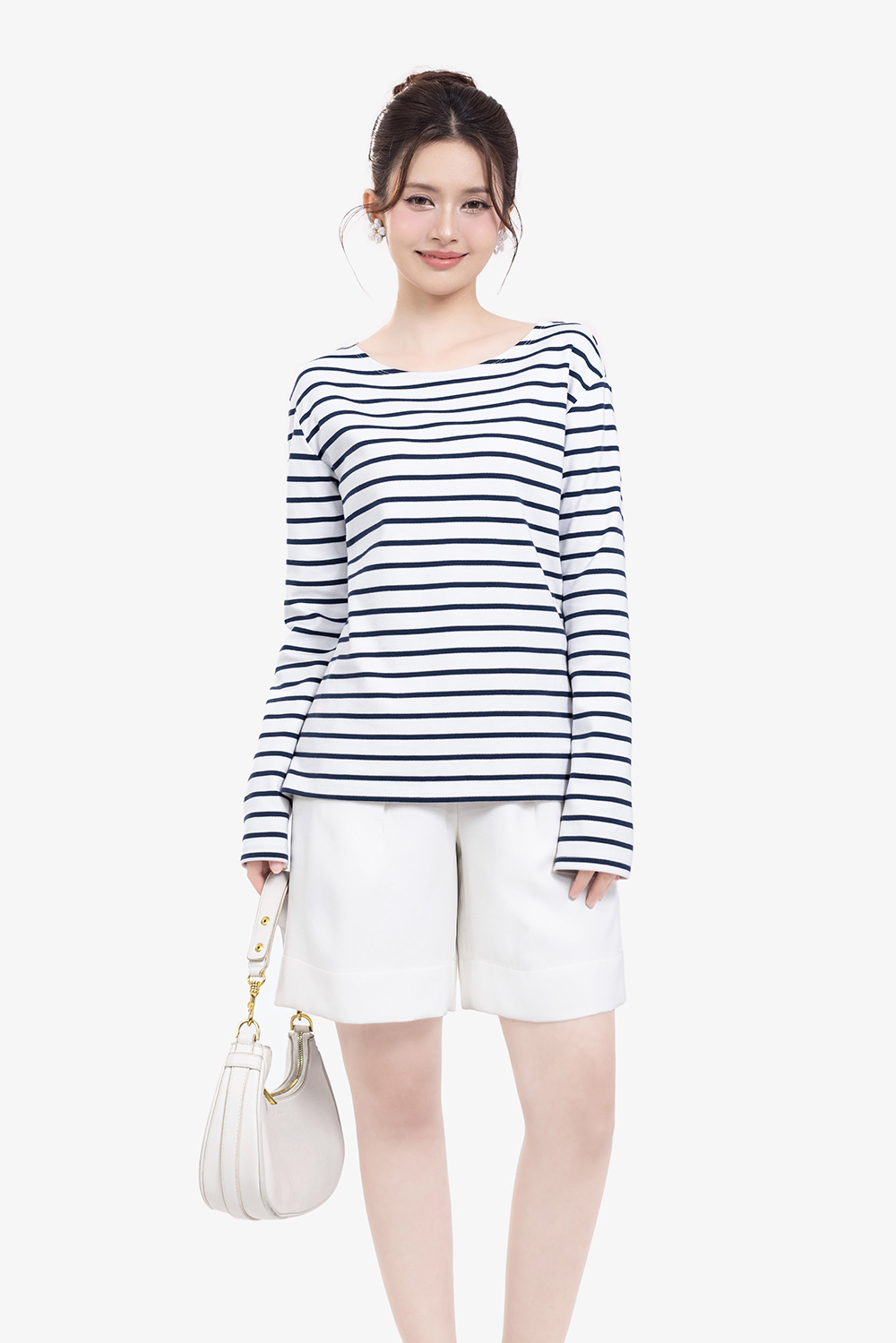 Quần nữ ngắn màu trắng dáng suông