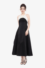 Đầm đen dự tiệc 2 dây đính nơ hoa trắng