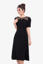 Đầm đen dáng chữ A xòe phối lưới