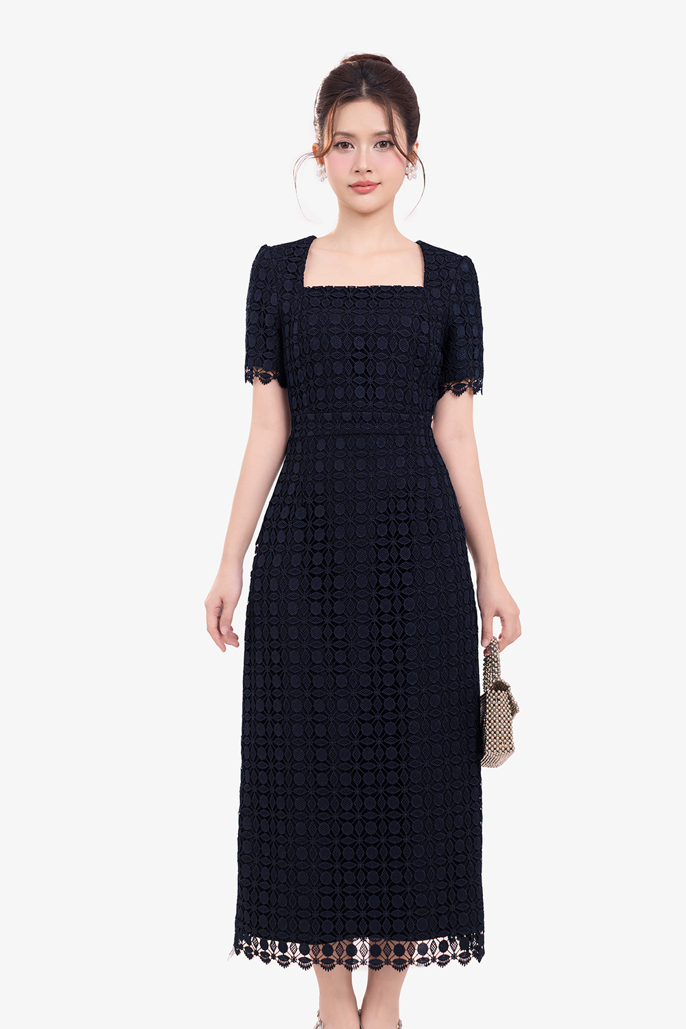 Đầm ren dự tiệc dáng dài