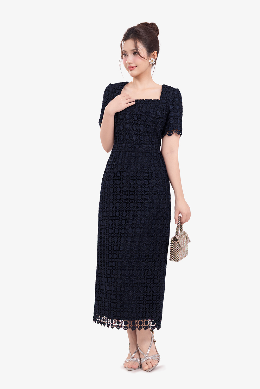 Đầm ren dự tiệc dáng dài