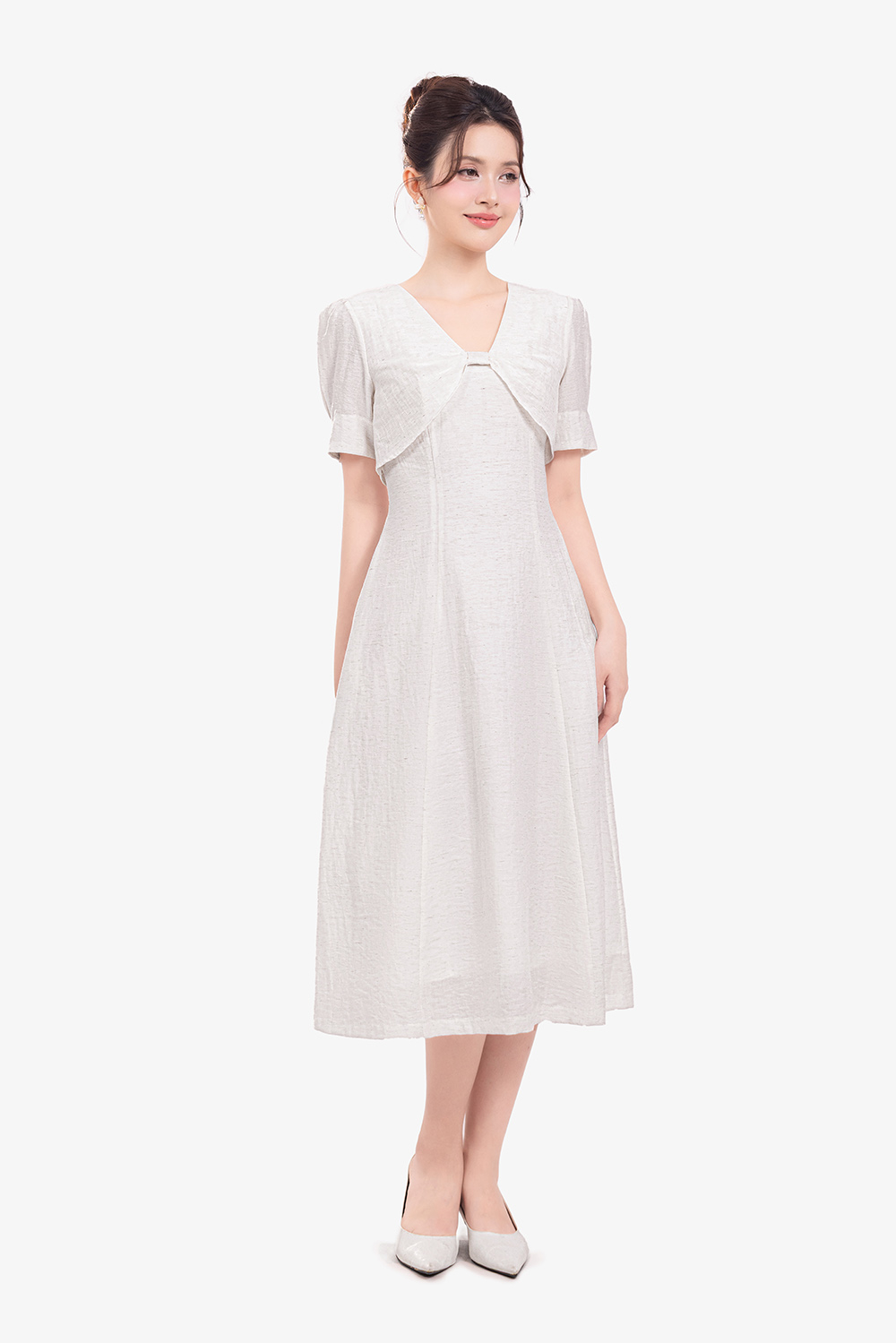 Đầm trắng dáng xòe giả áo khoác