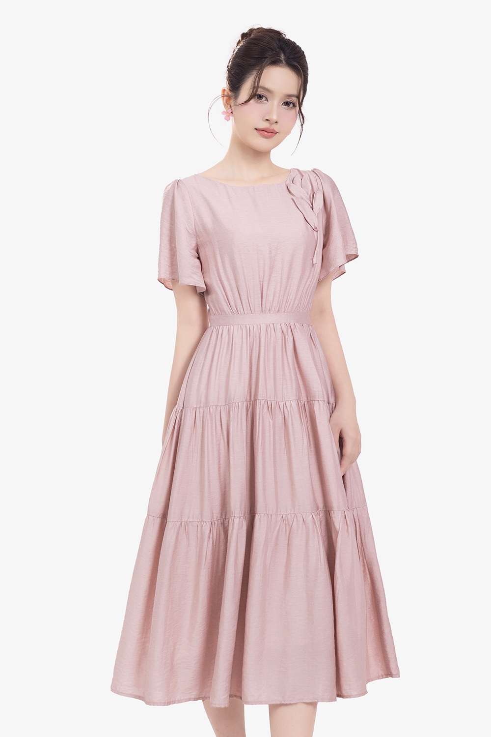 Đầm hồng dáng xòe dài nhấn eo đính hoa