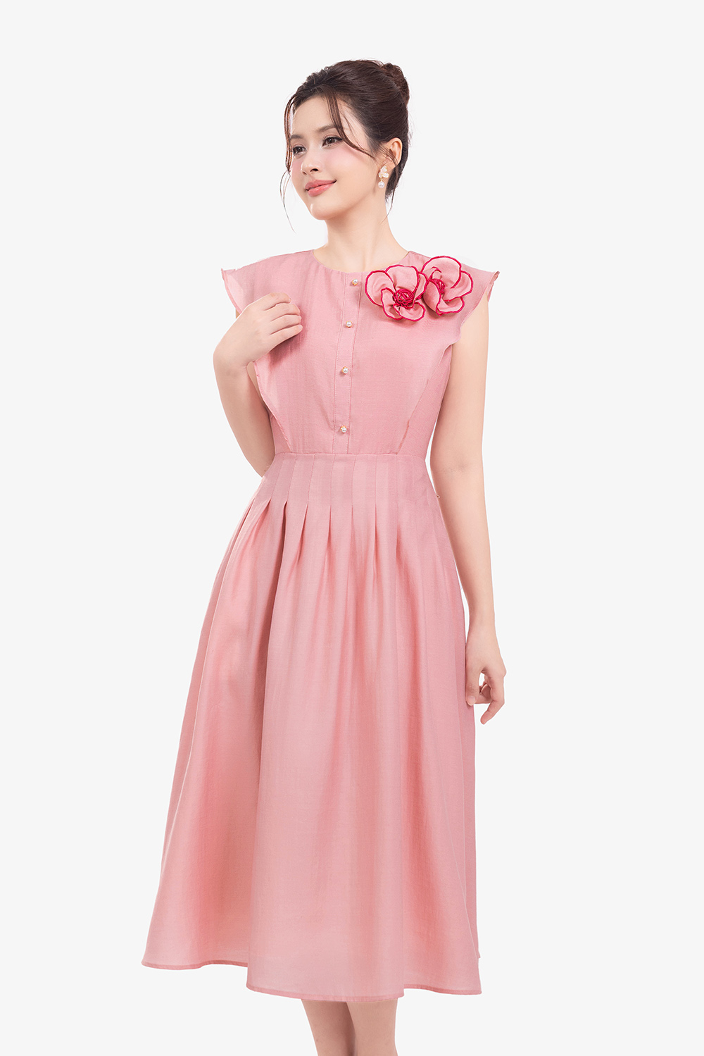 Đầm tơ dáng xòe màu hồng đính hoa