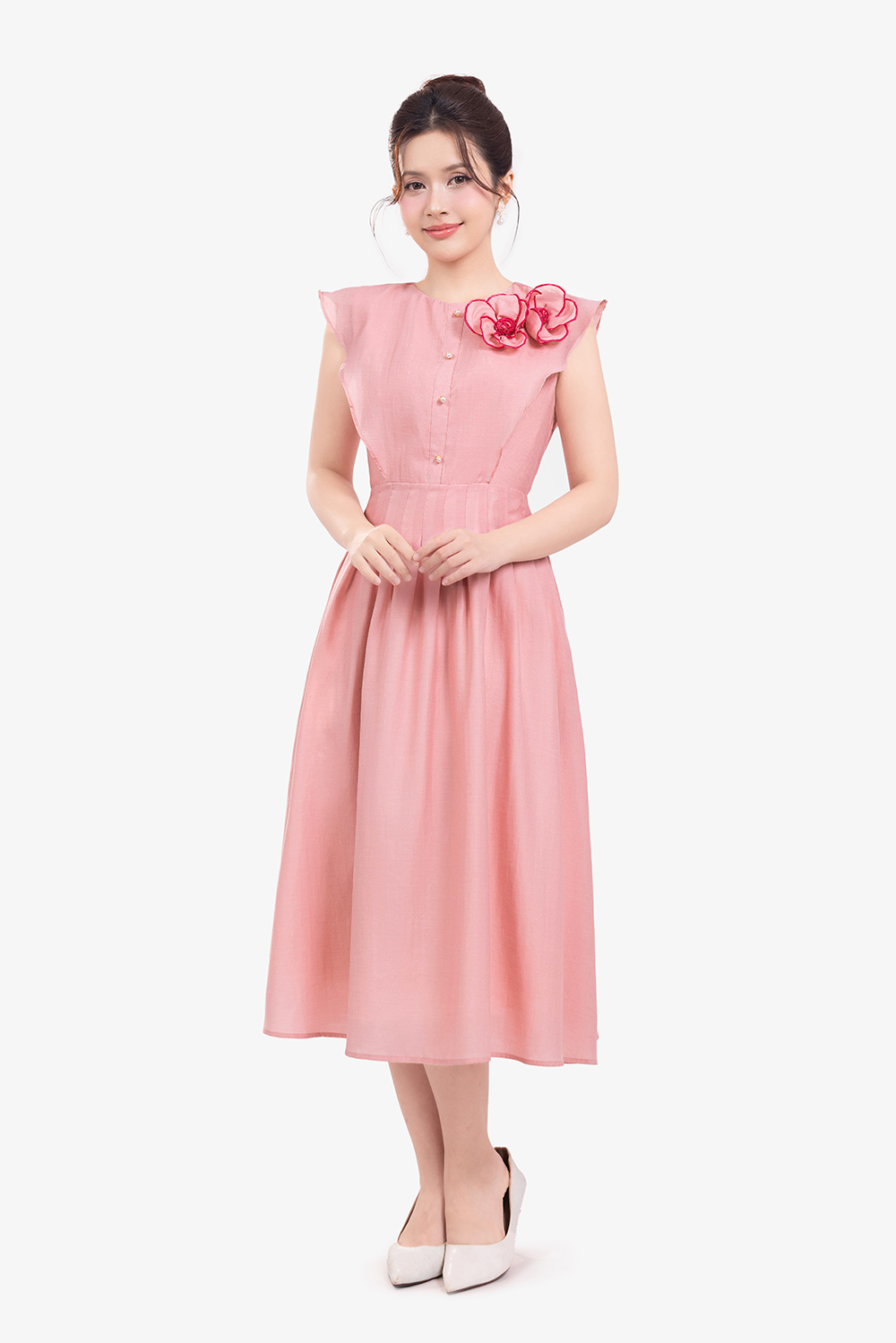 Đầm tơ dáng xòe màu hồng đính hoa