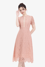 Đầm ren hồng dự tiệc dáng chữ A