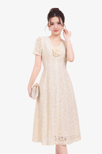 Đầm dự tiệc ren kem dáng xòe cổ V đính hoa