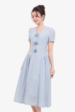 Đầm xòe xanh dáng dài cổ V đính hoa