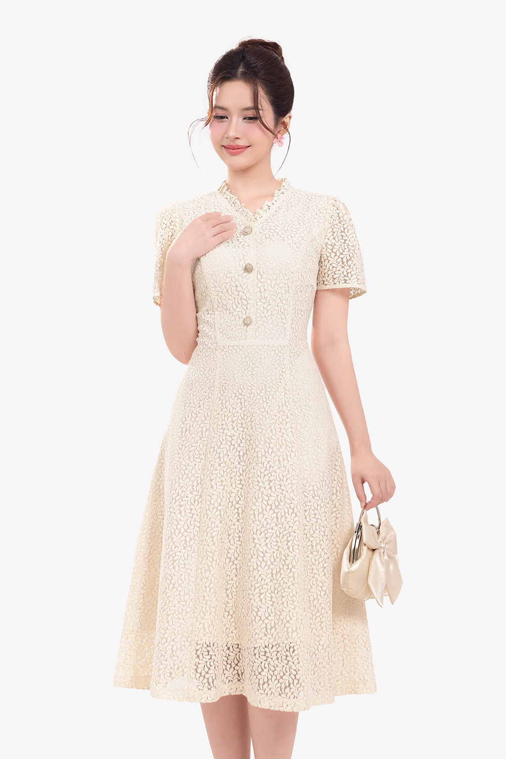 Đầm ren dự tiệc dáng xòe màu kem