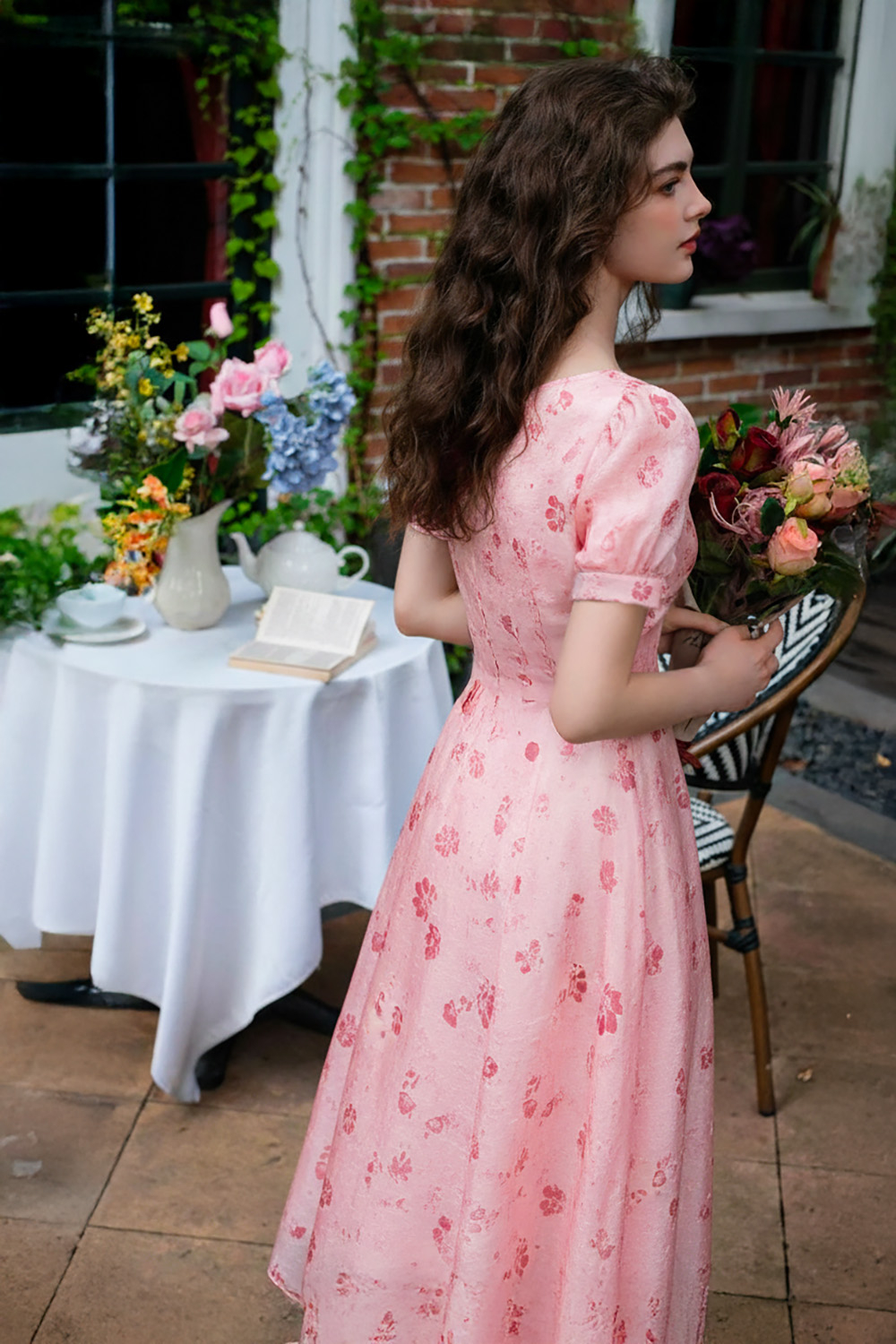 Đầm hoa dáng chữ A xòe cổ V đính nơ