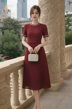 Đầm đỏ dáng dài cổ tròn phối viền trắng