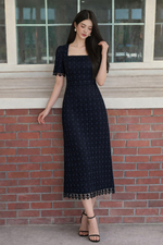 Đầm ren dự tiệc dáng dài