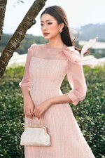 Đầm tweed phối tơ hồng dáng A thắt nơ cổ