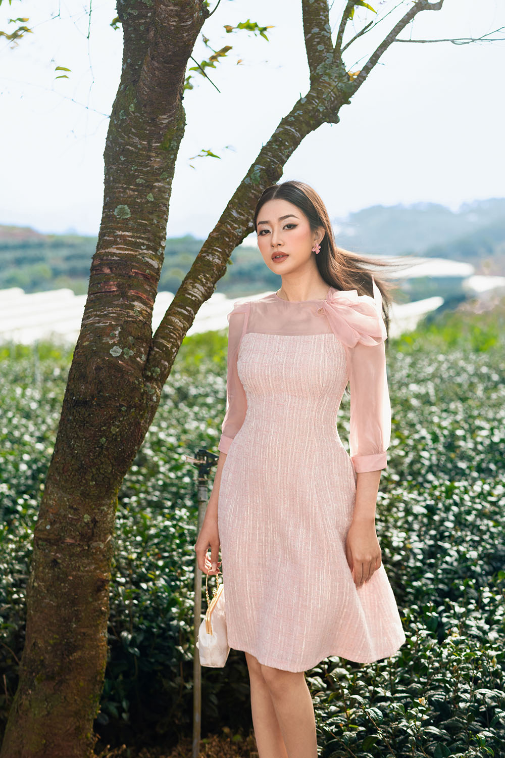 Đầm tweed phối tơ hồng dáng A thắt nơ cổ