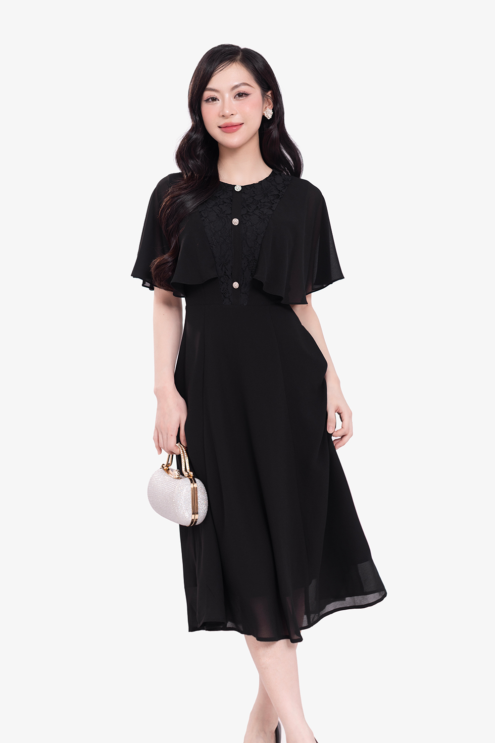 Đầm đen chiffon dáng xòe phối choàng