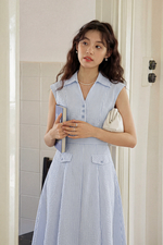 Đầm xòe kẻ sọc cổ sơ mi phối túi