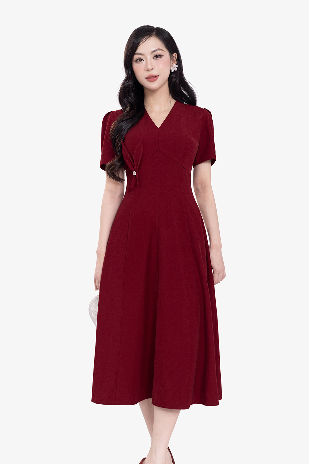 Đầm đỏ dự tiệc dáng xòe đính hoa