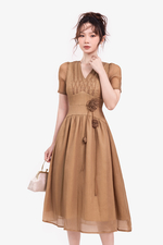 Đầm xòe tơ nhấn eo đính hoa