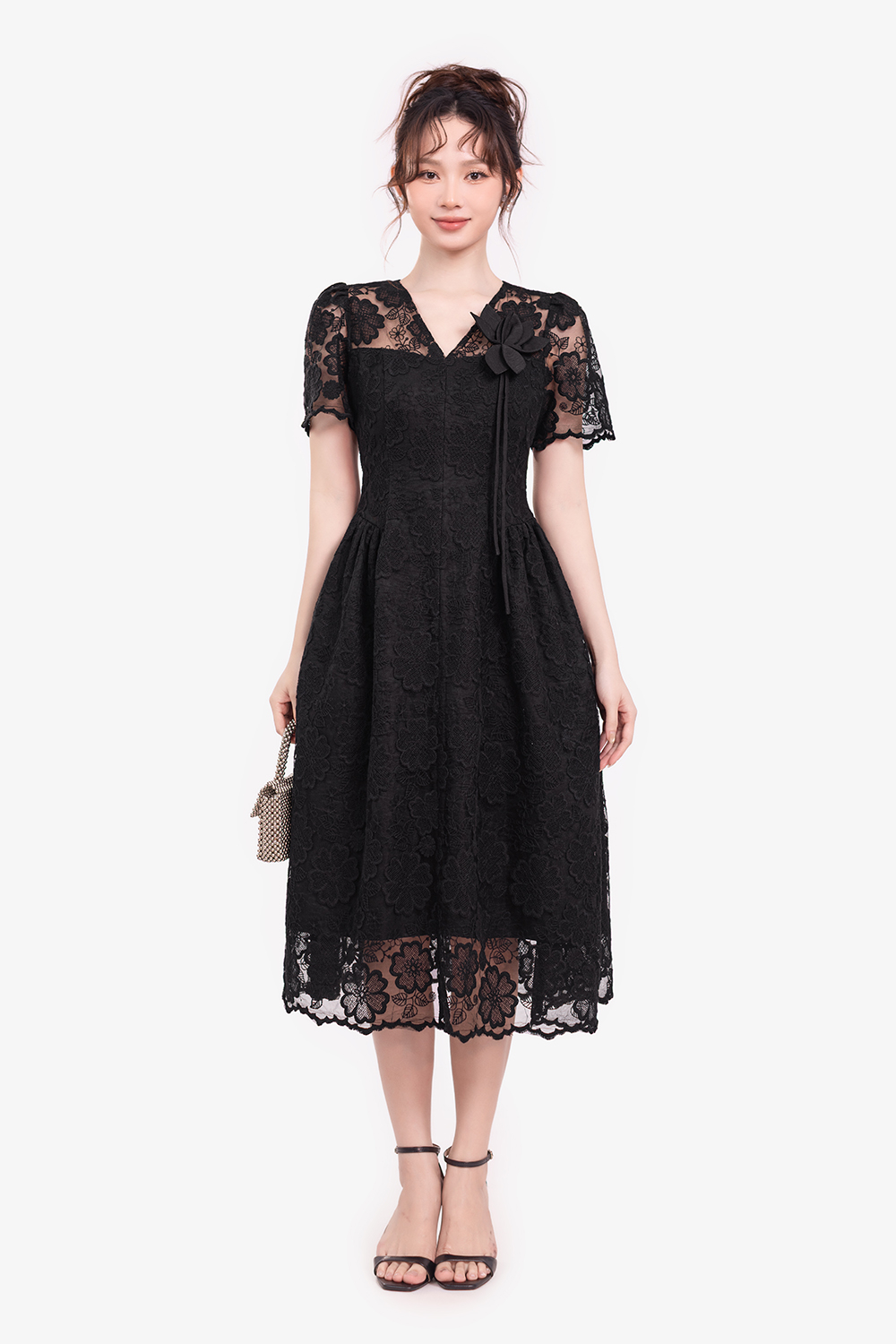 Đầm ren dự tiệc dáng xòe màu đen