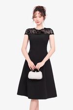 Đầm đen dự tiệc dáng xòe phối lưới