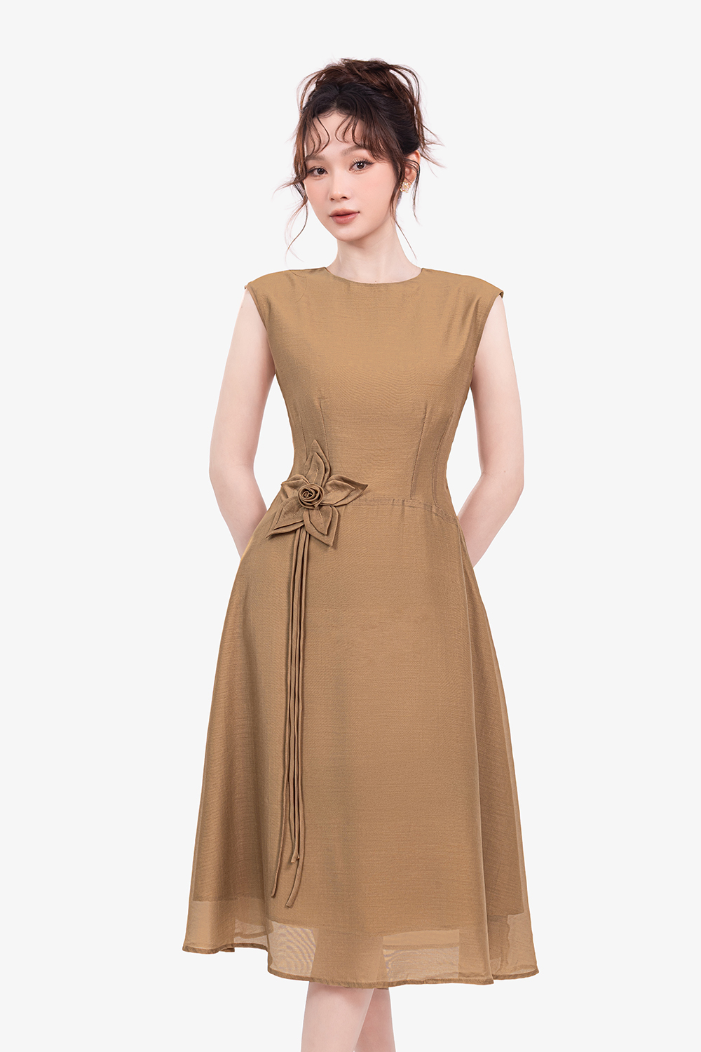 Đầm xòe tơ màu nâu tay chờm eo đính hoa