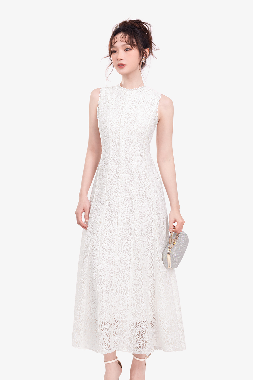 Đầm ren trắng dự tiệc dáng dài