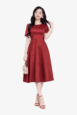 Đầm đỏ dự tiệc dáng xòe cổ tròn tay ngắn