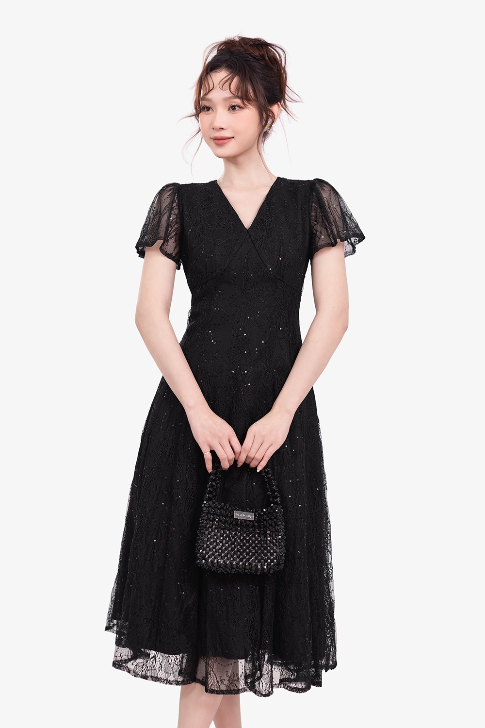 Đầm dự tiệc ren đen đính kim sa dáng xòe