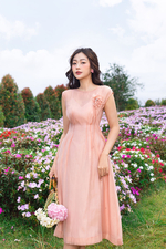 Đầm hồng tơ ngọc trai dáng A xòe đính hoa
