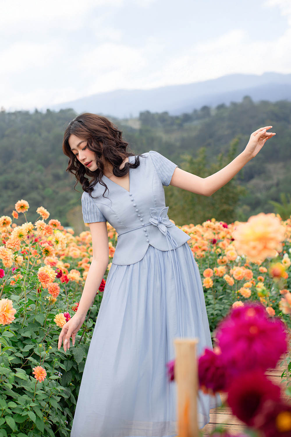 Áo kiểu nữ peplum màu xanh đính hoa