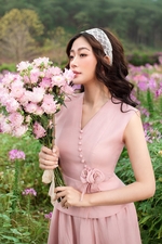Áo tơ kiểu peplum cổ V kết hoa