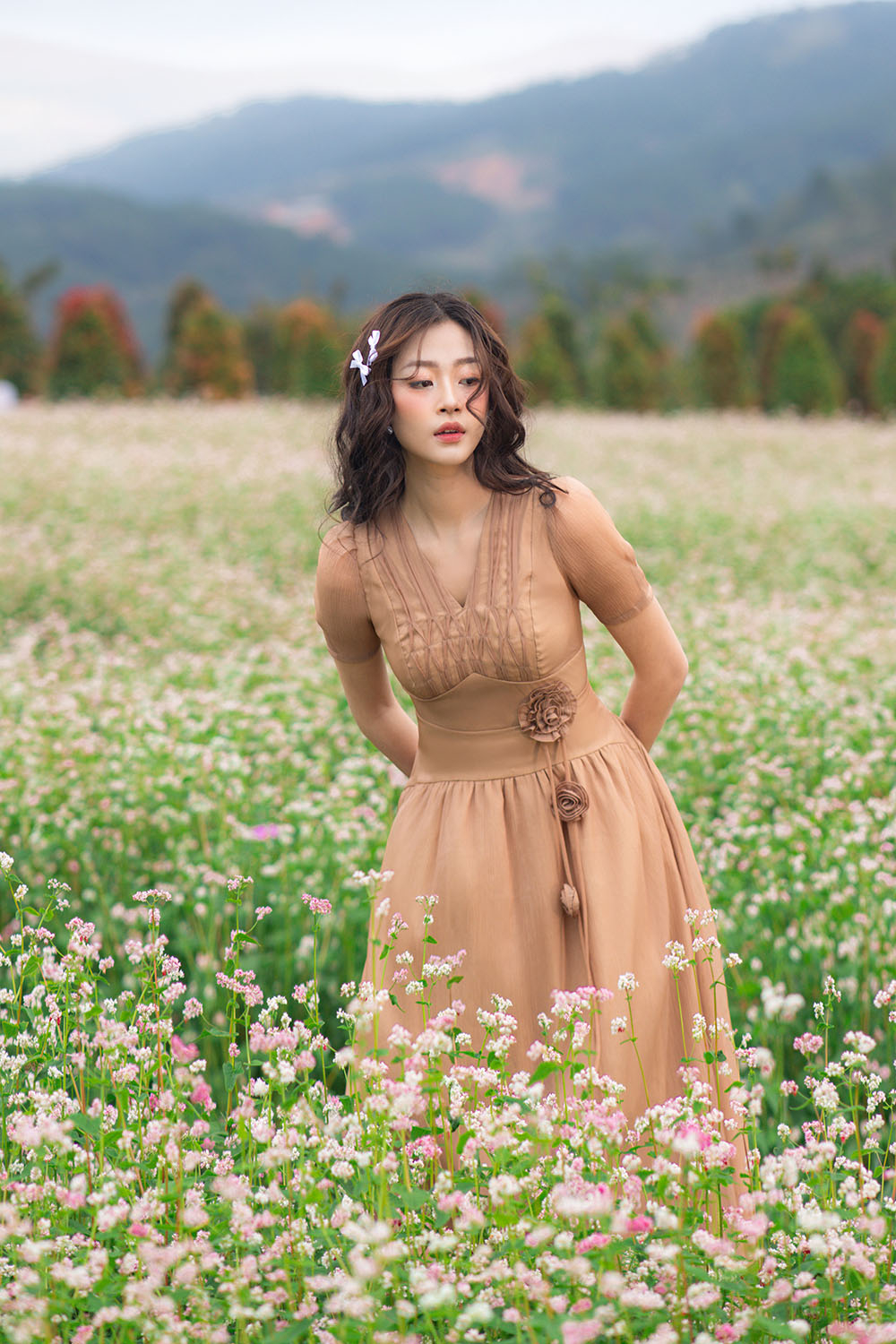 Đầm xòe tơ nhấn eo đính hoa