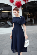 Đầm xòe dự tiệc tay choàng đính hoa