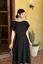 Đầm đen dự tiệc phối ren dáng xòe