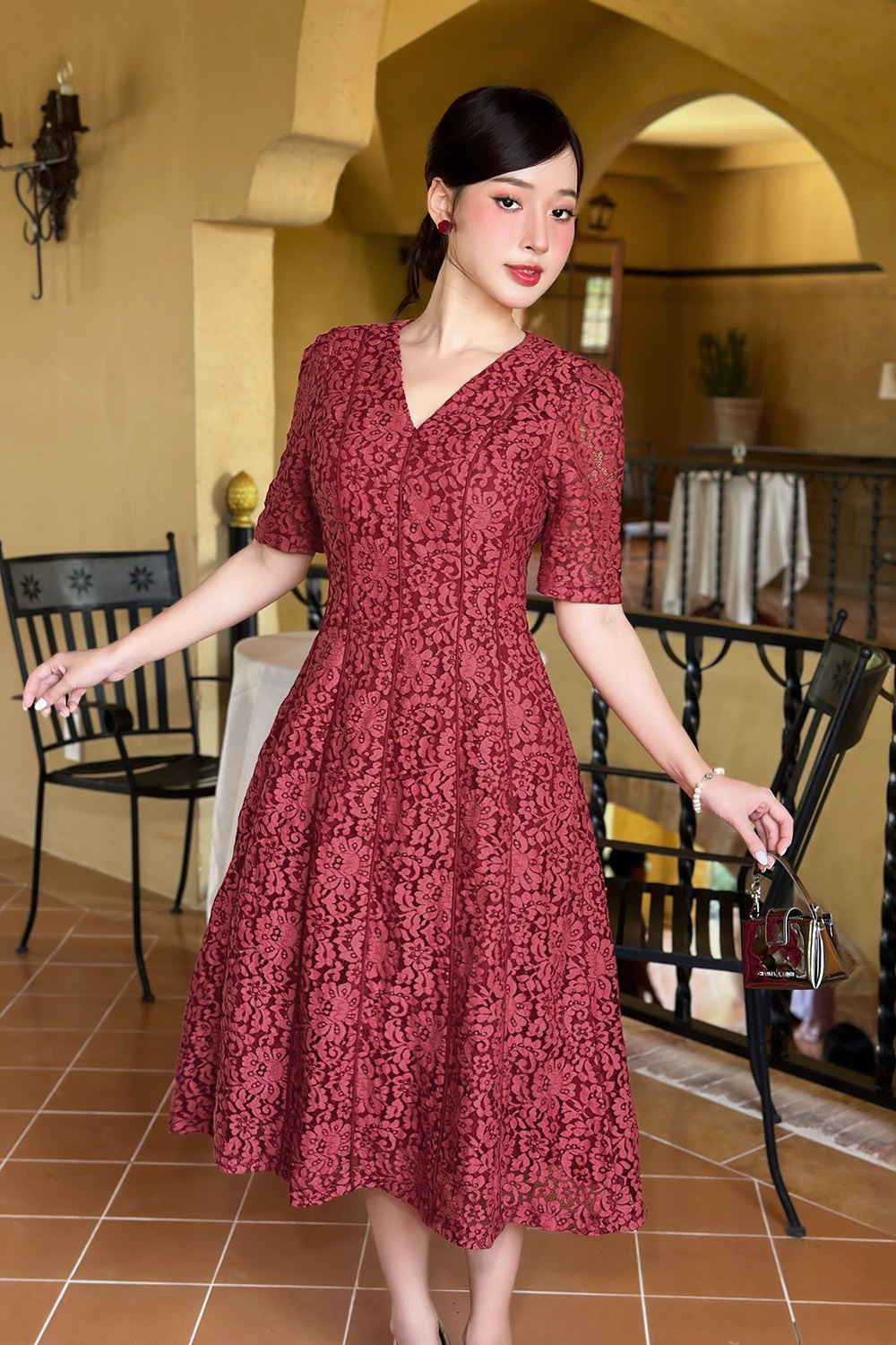 Đầm ren đỏ cao cấp dáng chữ A