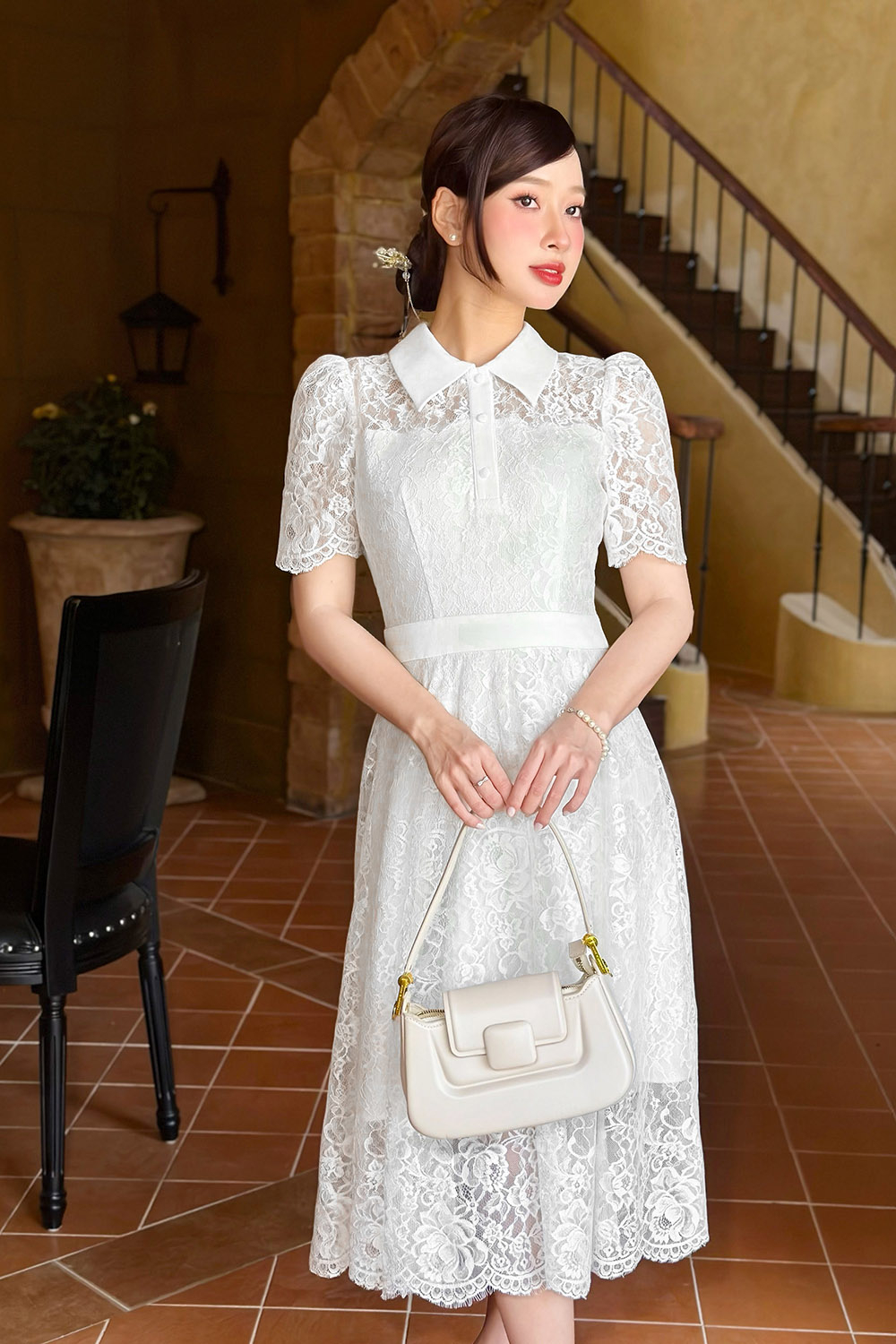 Đầm ren trắng cổ sơ mi dáng xòe