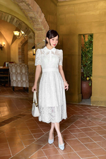 Đầm ren trắng cổ sơ mi dáng xòe