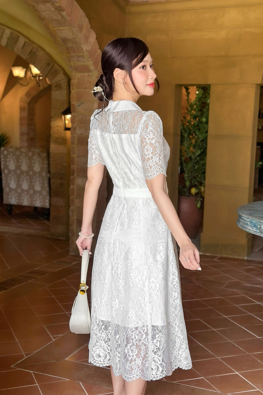 Đầm ren trắng cổ sơ mi dáng xòe